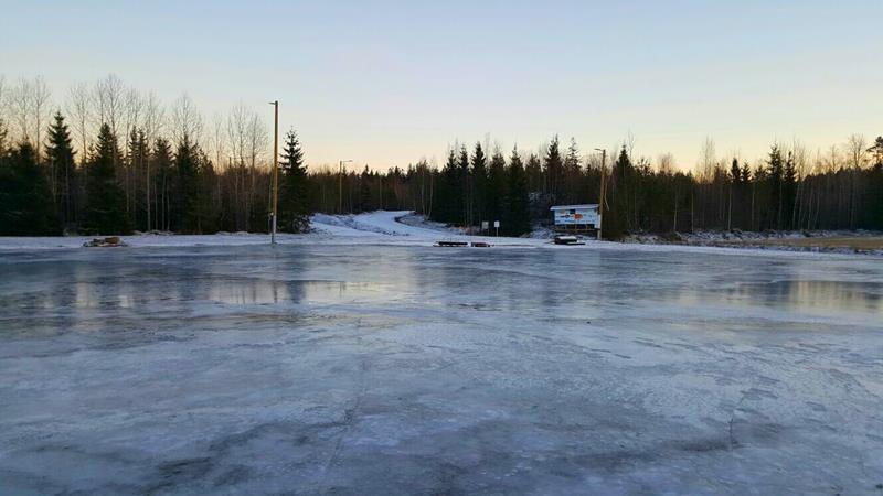 luistelukentan jaadytys